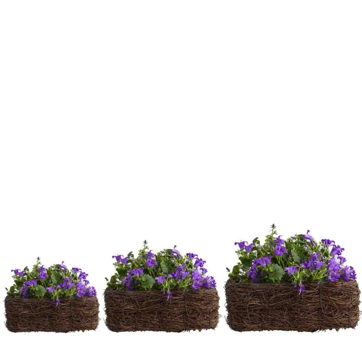 Set de 3 paniers avce structure en fer et housse en plastique. dimension: 20x20 h8 cm - 26x26 h10 cm - 31x31 h12 cm