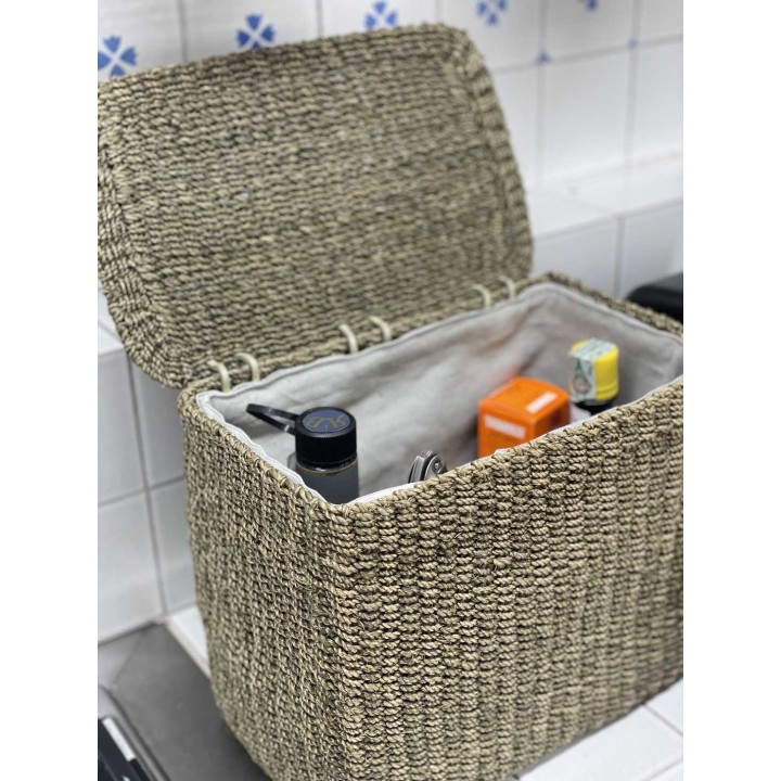 Haute boite porte-objet en abaca liee sur un cote couleur lin  h22 cm