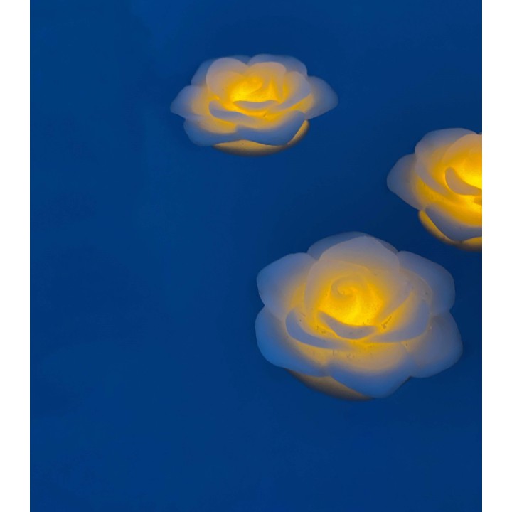 Candela led galleggiante forma di rosa col. crema d8 h4 cm