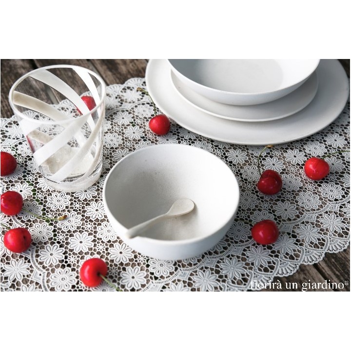 Petites cuilleres en bambou couleur creme 13 cm