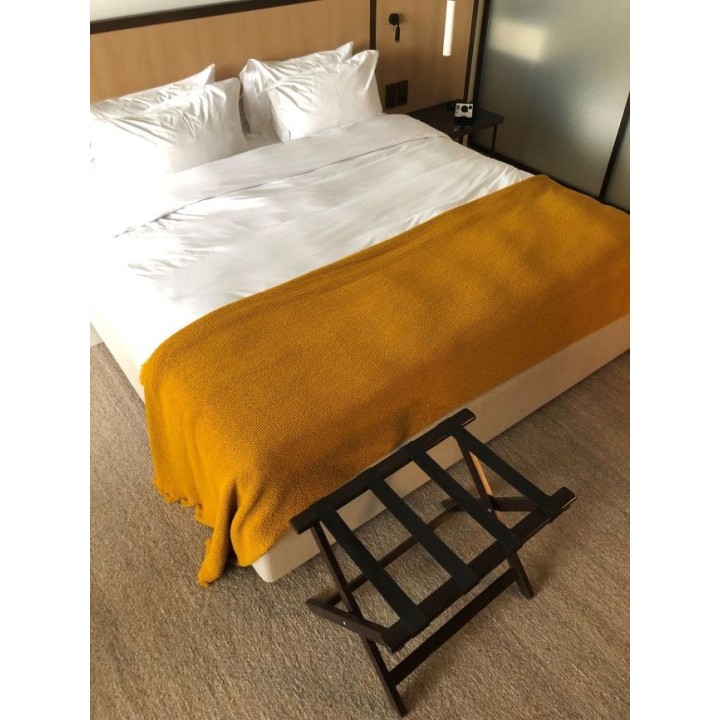 Porte-bagages en wenghe avec bandes noires 42 x 66 h51 cm