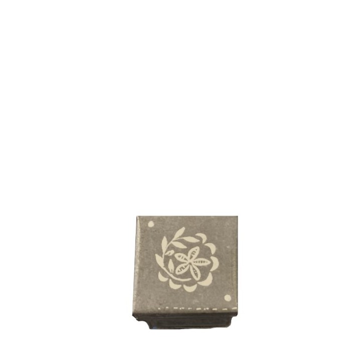 Tin box with flower decoration 4x4x4 cm