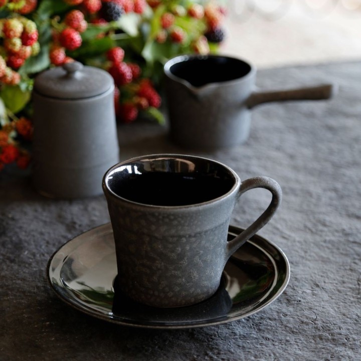 Lavable dans la lave-vaisselle et utilisable dans le micro-ondes.