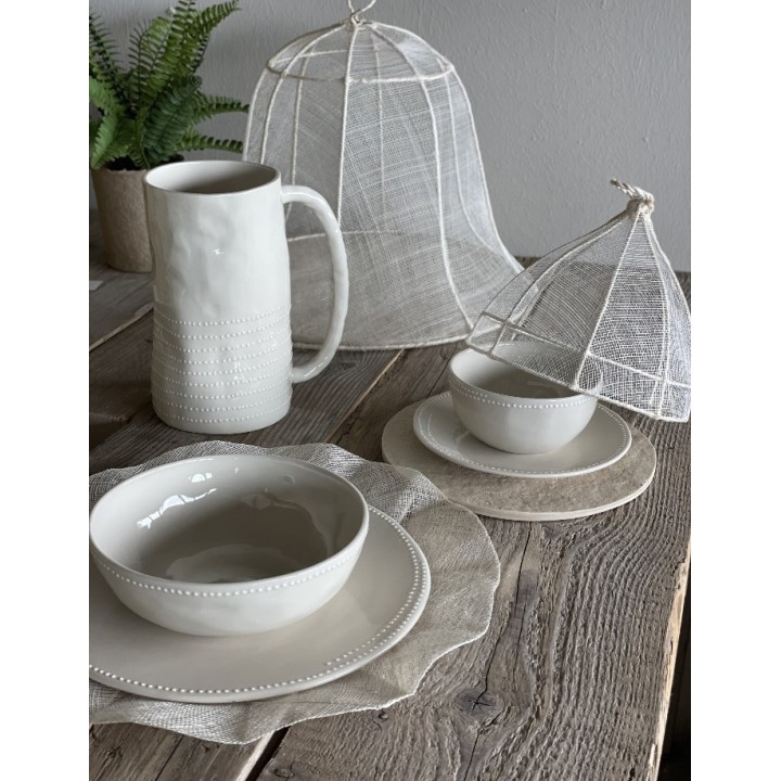 Cream porcelain dessert with spotted edge d18,5 cm