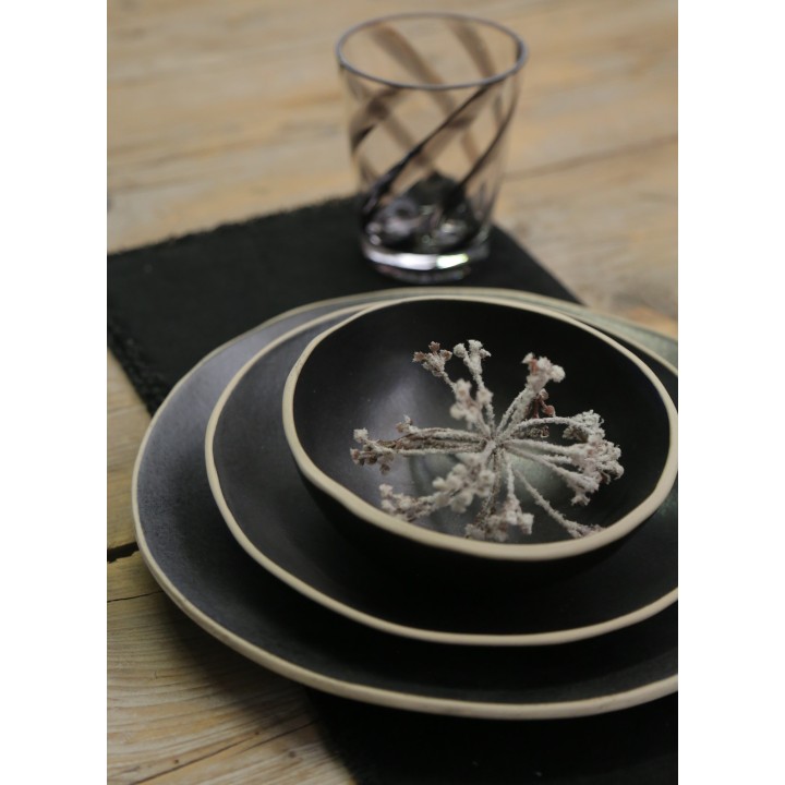 Bol noir avec bord naturel en gres d16 cm