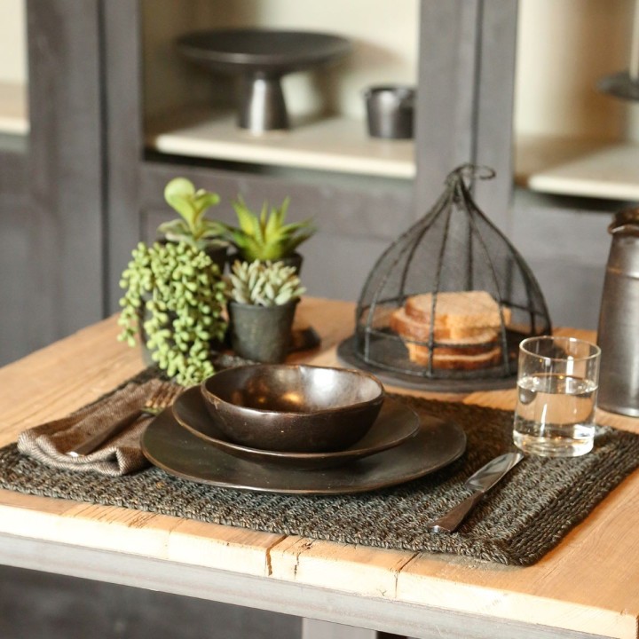 Assiette plate noire en gres d25 cm