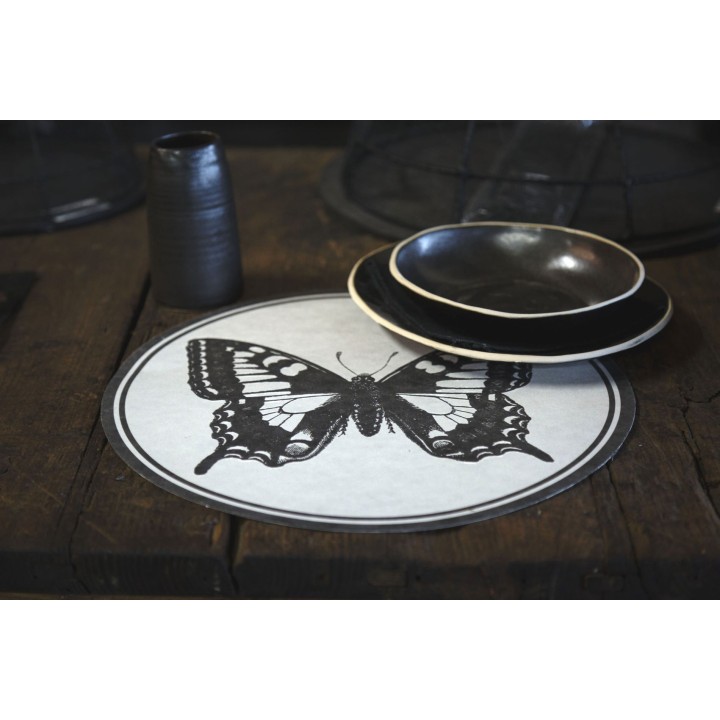 Black gres plate with natural edge d25 cm