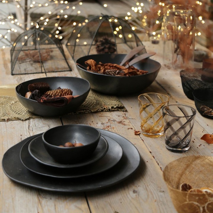 Assiette plate noire en gres d35 cm