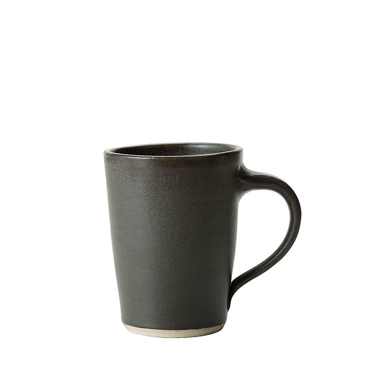 Grande tasse noire en gres d10 h14 cm