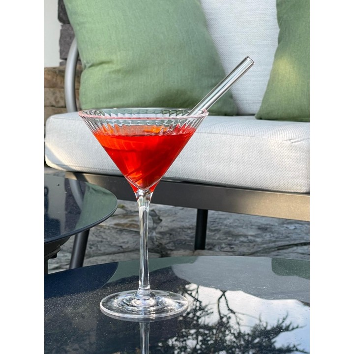 Coupe a cocktail transparente a fines rayures