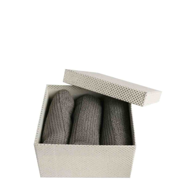 Golden pois box + 3 warm towels 35x35 cm