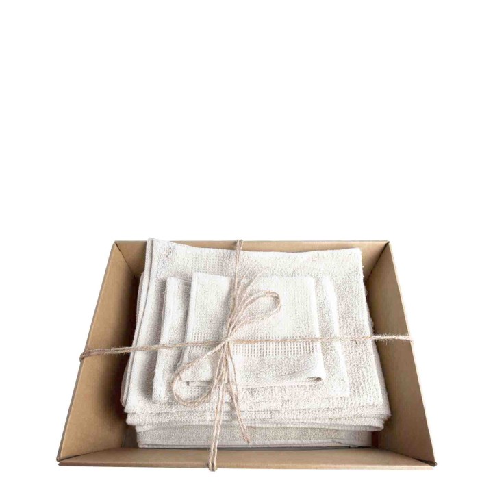 Set of  4 cream 100%cotton towels & 1 carpet