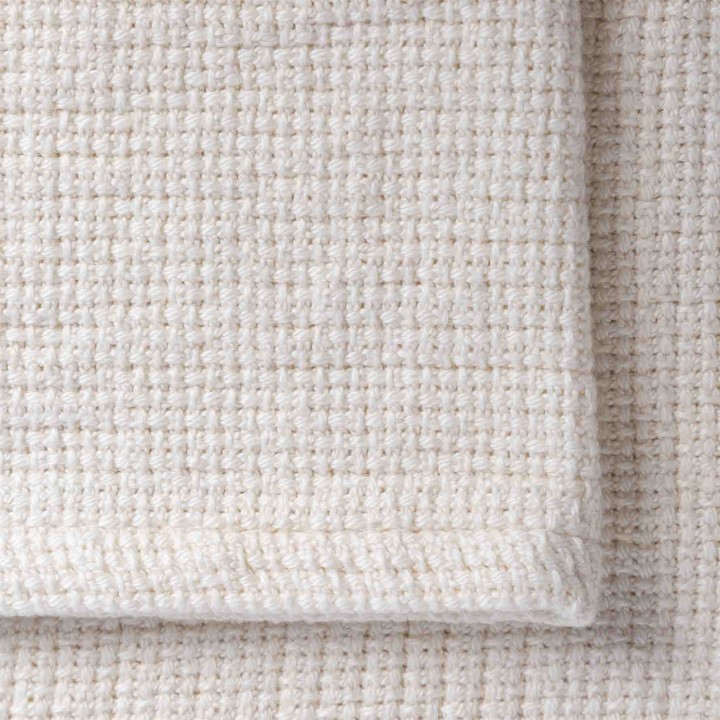 Couvre-lit double en 100% coton, 260x350 cm, couleur crème. il peut etre utilisé également sur un canapé.