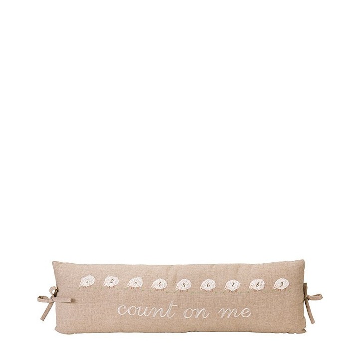 Cuscino ricamato "count on me" e pecorelle 22 x 68 cm