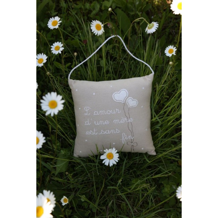 Coussin bride "l'amour d'une mere est sans fin" 20 x 20 cm