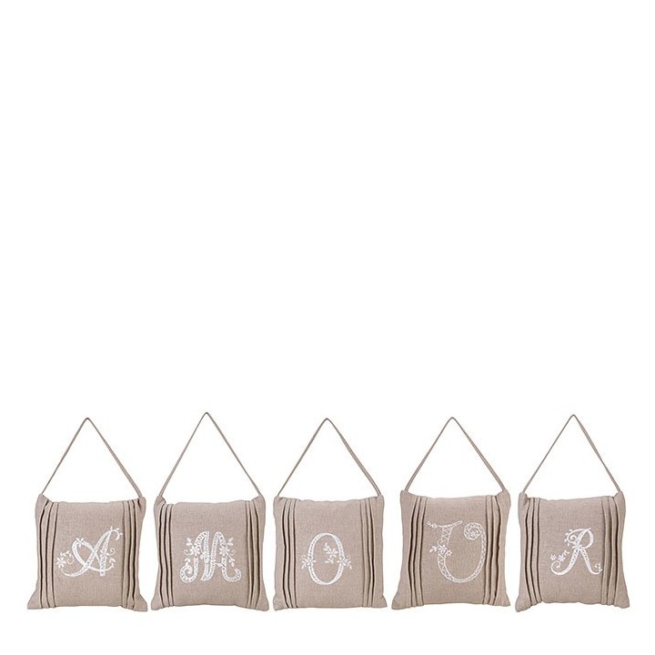 Coussin lettres a+m+o+u+r 5 pcs