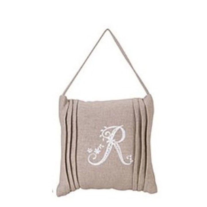 Cuscino ricamato lettera r 20 x 20 cm