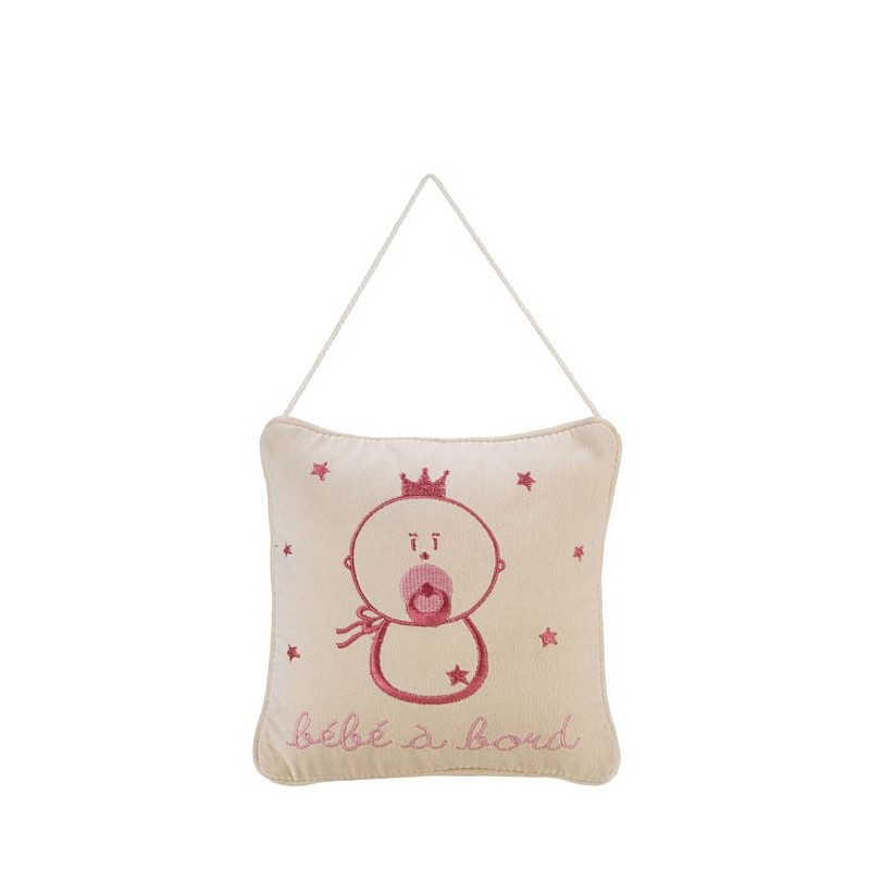 Coussin broide "bebe a bordo" (bebe a bord) rose 20 x 20 cm
