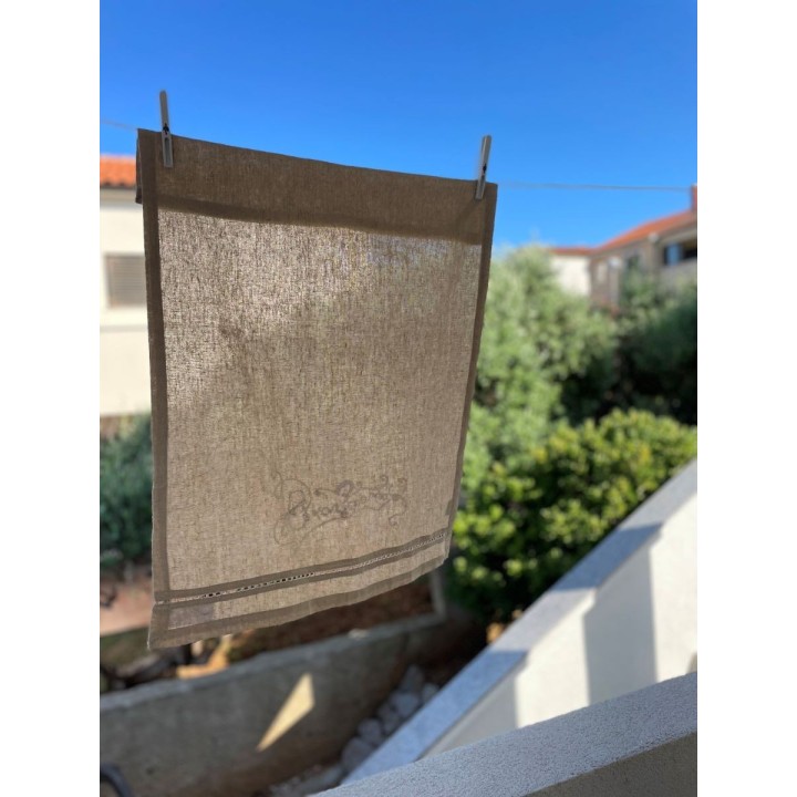 Serviette en coton couleur naturel broderie "bonjour"