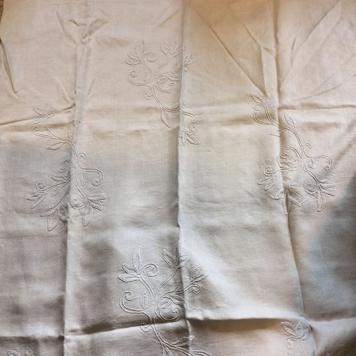 Tent en jute Épaisse crÈme broderies fleurs perles 150 x 260 cm