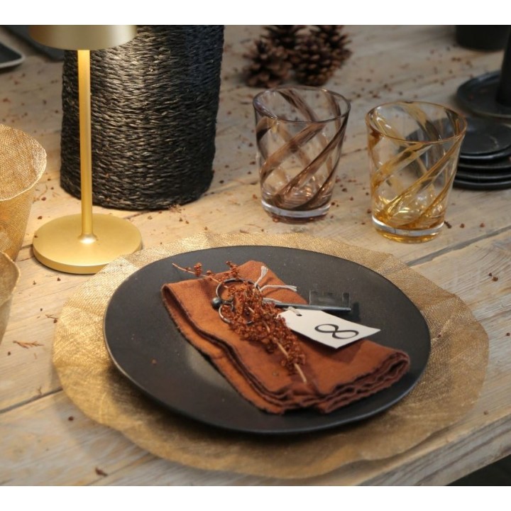 Sous-plat en filet d'abaca avec bord volant