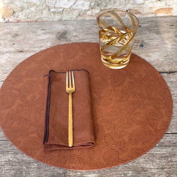 Sous-plat double face en polyurÉthane et deco en relief