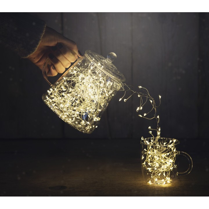 Cascade de 300 lumieres led avec prise de courant int/ext usage 3 m