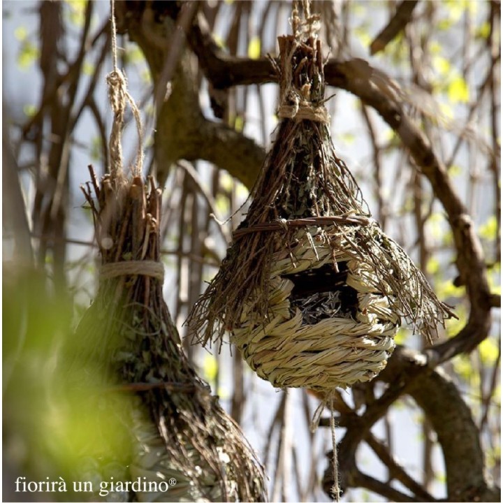Nid suspendu pour oiseaux fait avec feuilles et batons d8.5 h4 cm