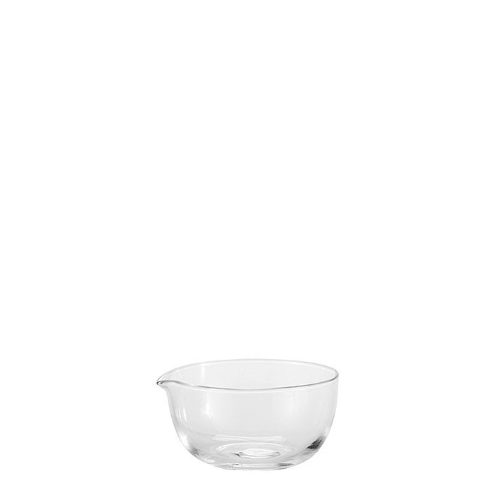 Borosilicate glass bowl with spout 7.5 x 7 h3.4 cm