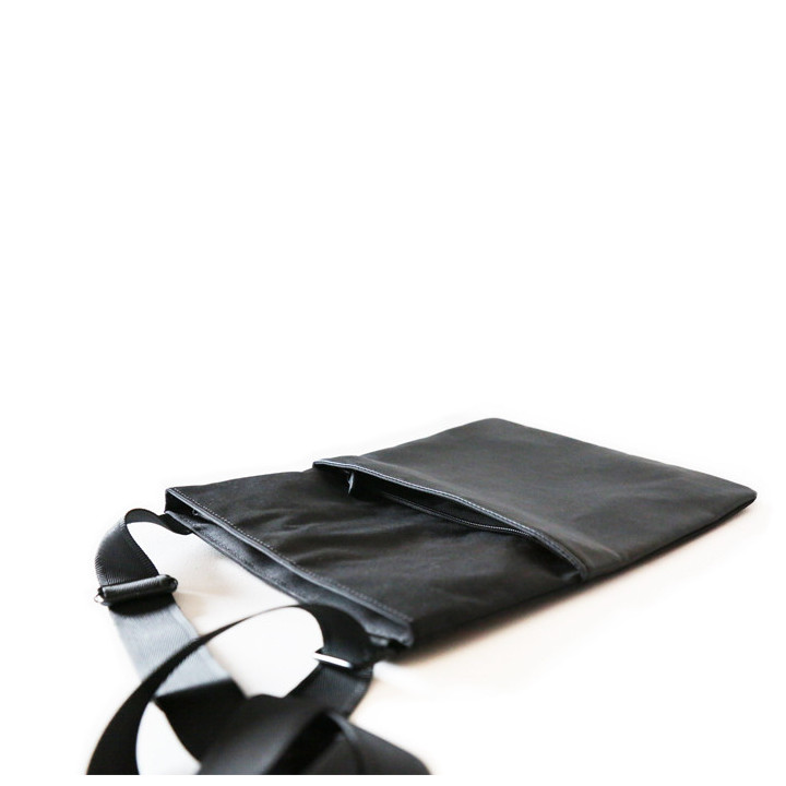 Black polyester shoulder bag 2 pockets 24x31 cm
