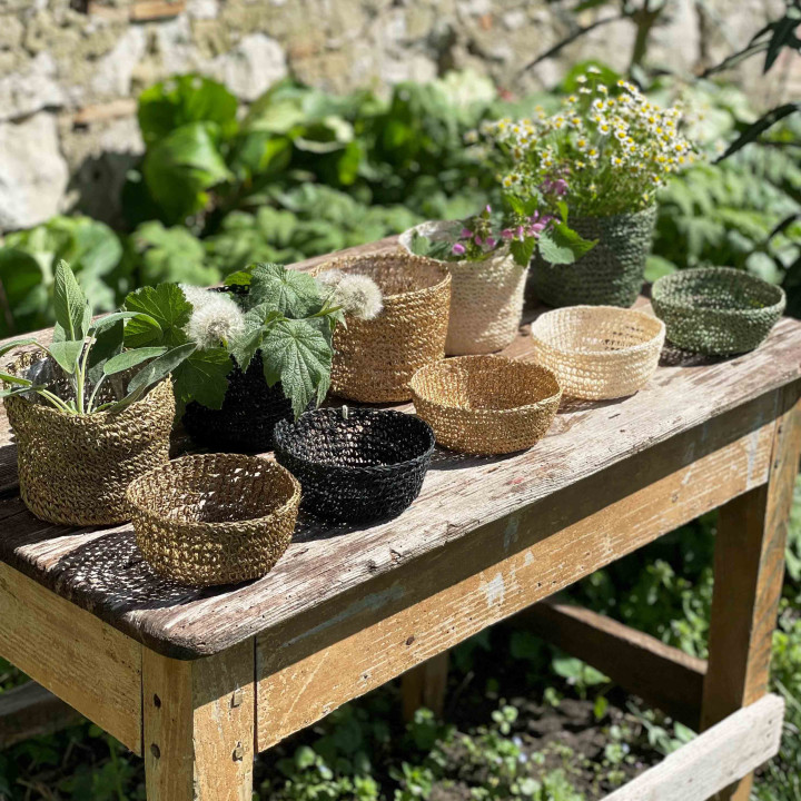 Abaca crochet cachepot inner plastic