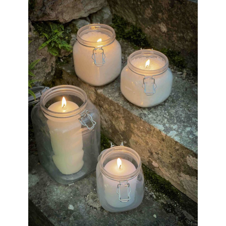 Candle flakes in a jar 11 x 11 h 15 cm