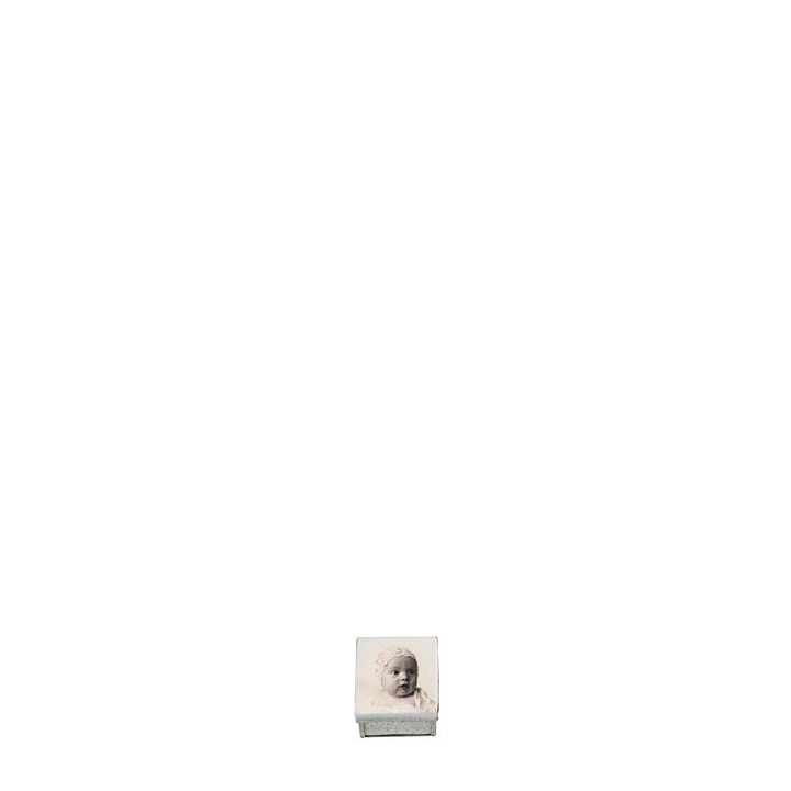 Tin box with baby face 4 x 4 h4 cm
