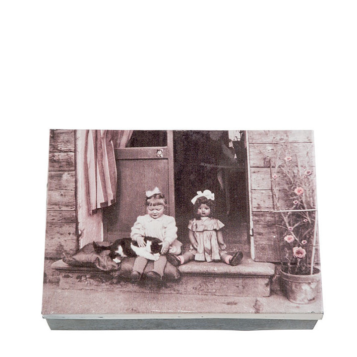 Boite en fer-blanc avec petite fille, chat et poupee