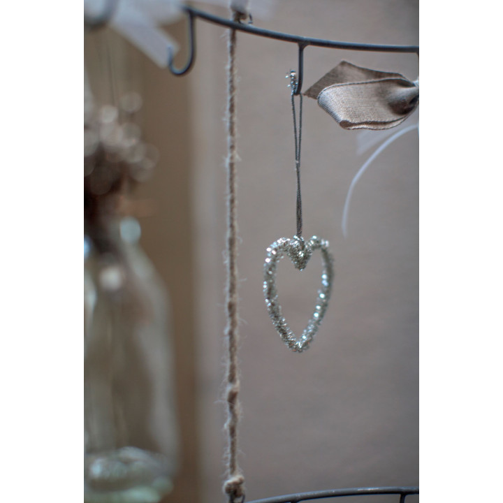 Coeur avec petites perles claires h4 cm