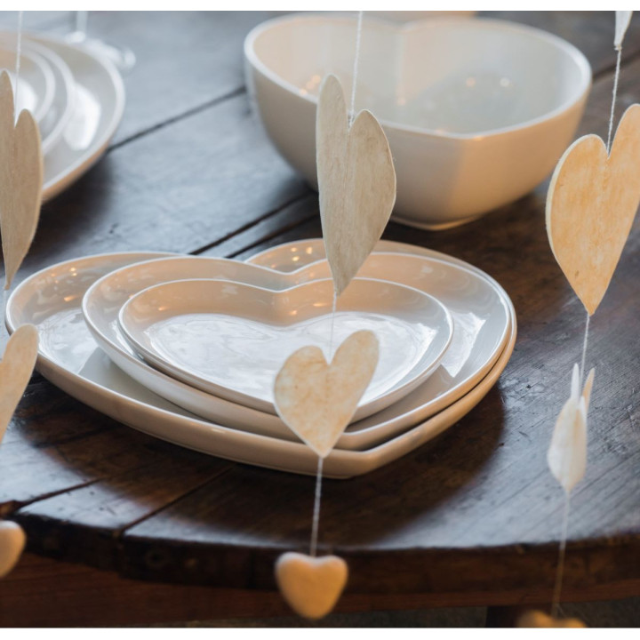 Piatto panna a forma di cuore in stoneware 25 x 29 cm