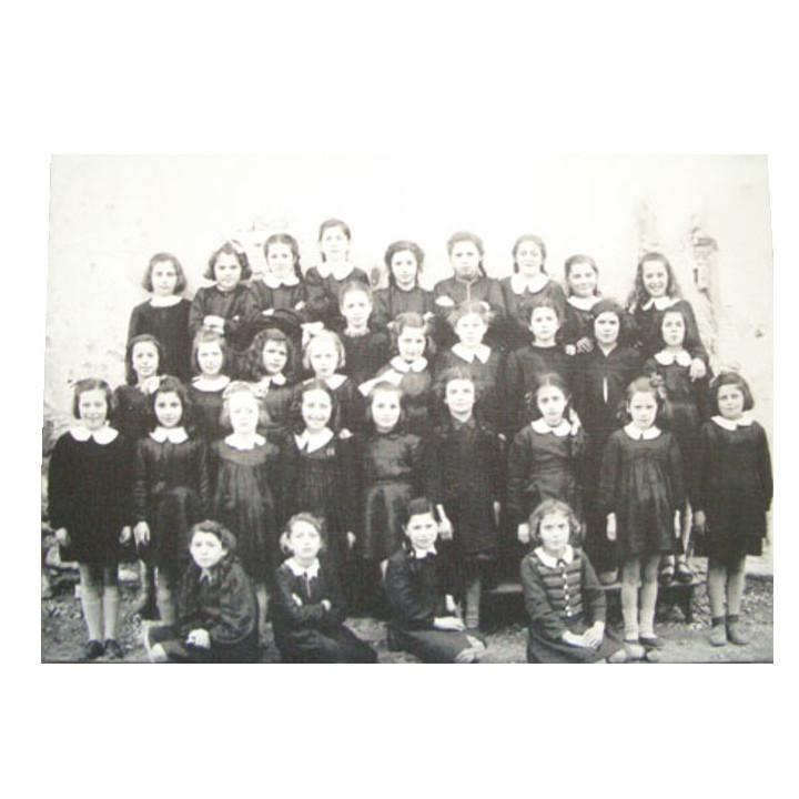 Tableau etudiantes a l'ecole 25x35 cm