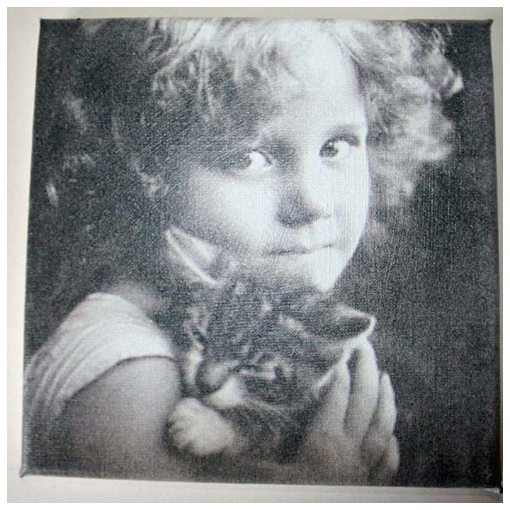 Little girl with cat canvas 20 x 20 cm