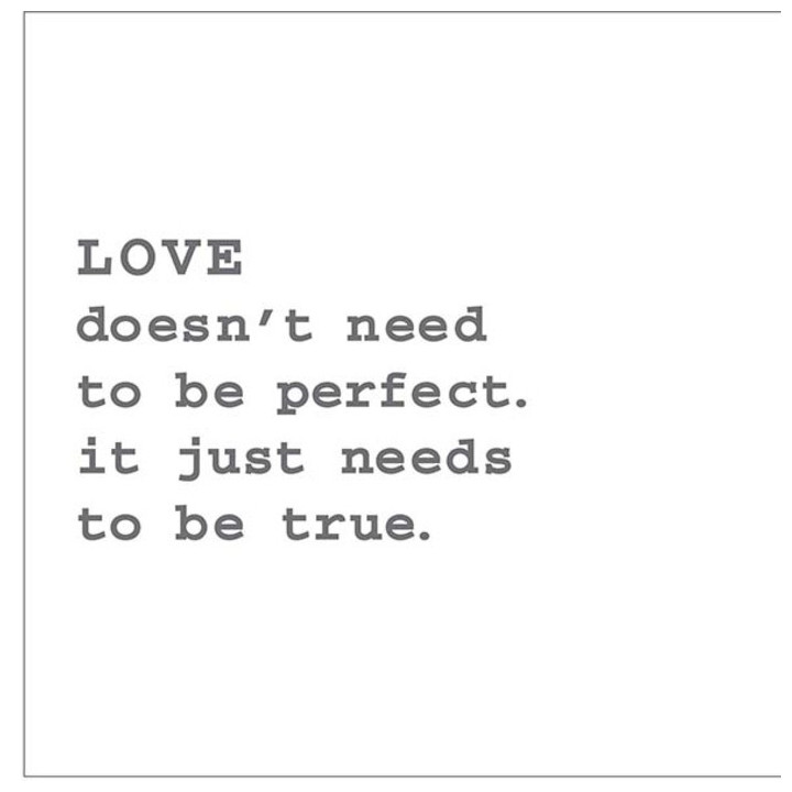 "love doesn't need to be perfect" canvas 20 x 20 cm