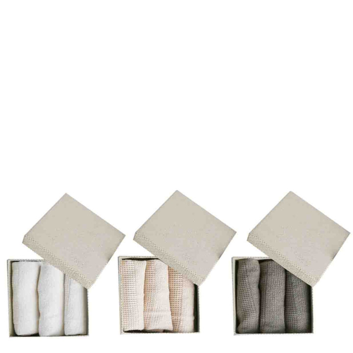 Golden pois box + 3 natural color towels 35x35 cm