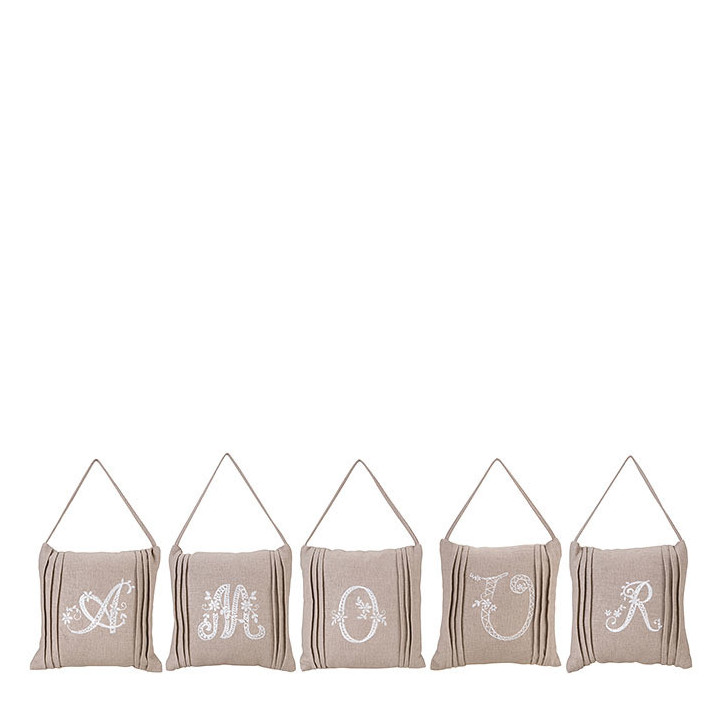 Set 5 cuscini ricamati a+m+o+u+r 20 x 20 cm