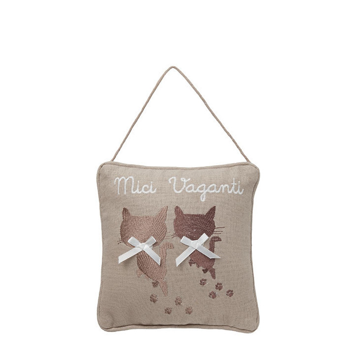 Cuscino ricamato "mici vaganti" 20 x 20 cm