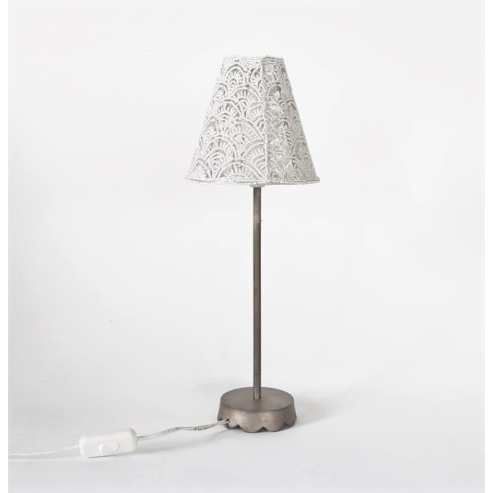 Lampe en aluminium avec ombre avec perles balnches d.16 h. 43 cm