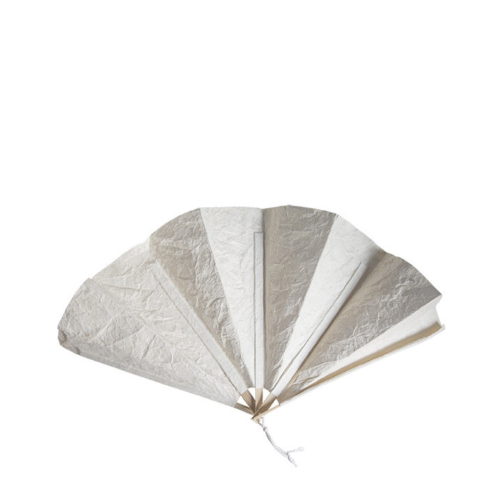 Eventail en papier couleur creme h20 cm