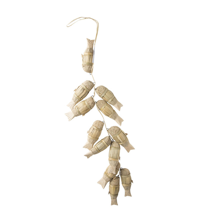 Straw fishes in a row (12 fishes)