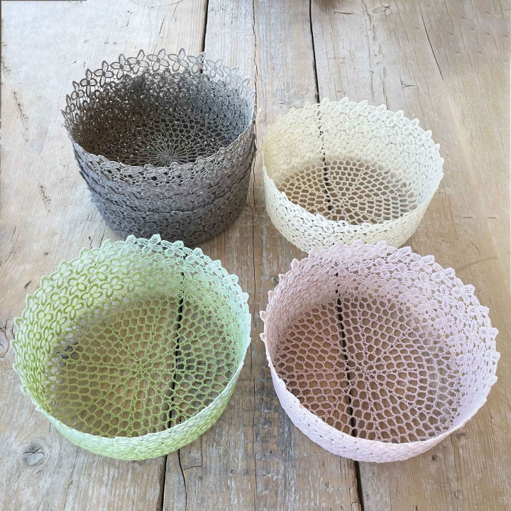 Mix of 8 lace polyester vases different colours d25 h10 cm