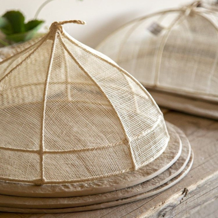 Couvre-plat en filet d'abaca d35 h18 cm