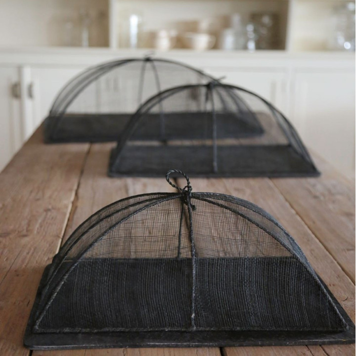 Small food cover in abaca net 25 x 40 h 14 cm