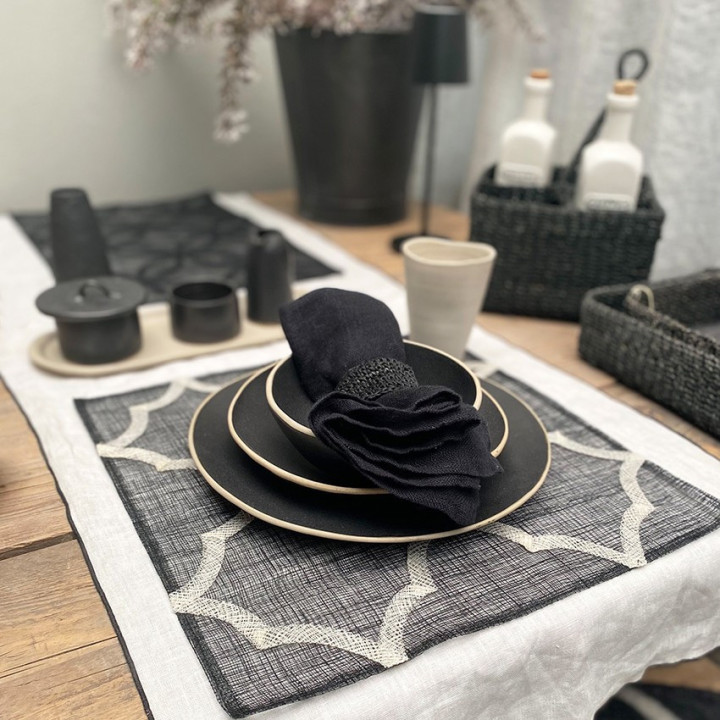 Abaca underplate with decoration 36 x 36 cm