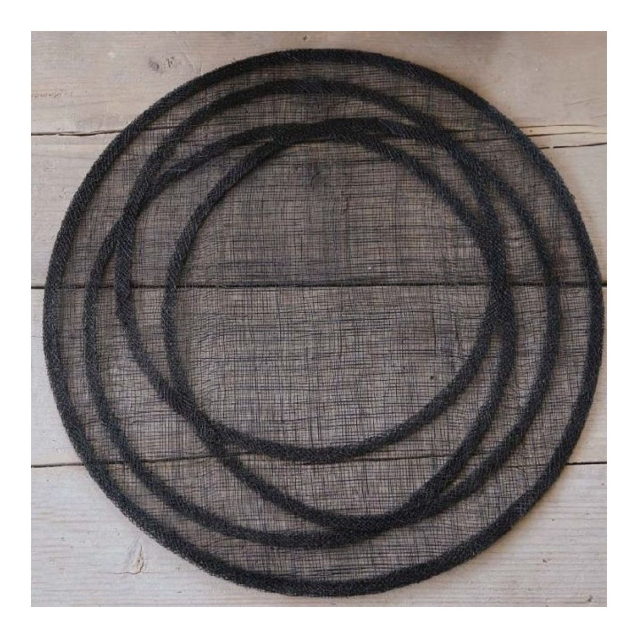 Abaca underplate with irregular hoops